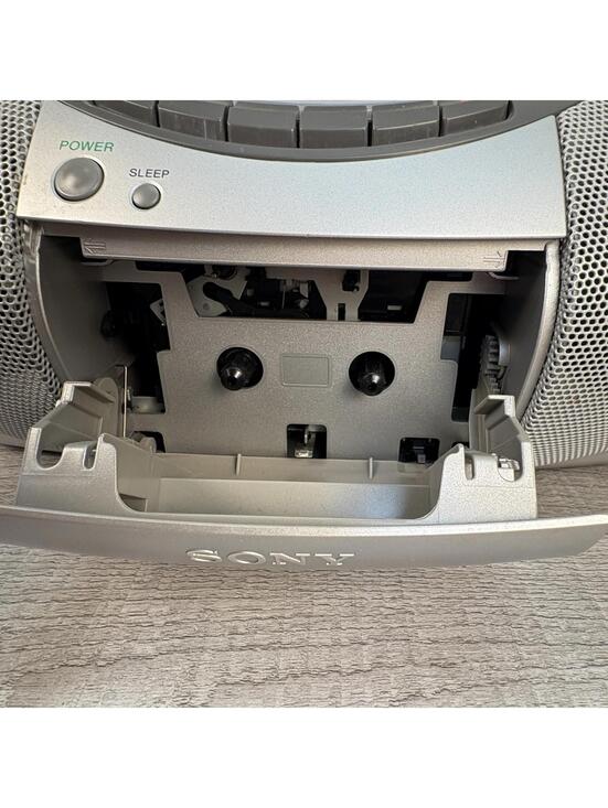 Sony CFD-S350 Cassette Recorder CD Player AM FM Radio - Picture 9 of 13
